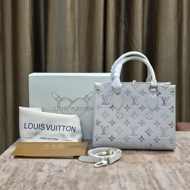 L.V Empreinte Tote